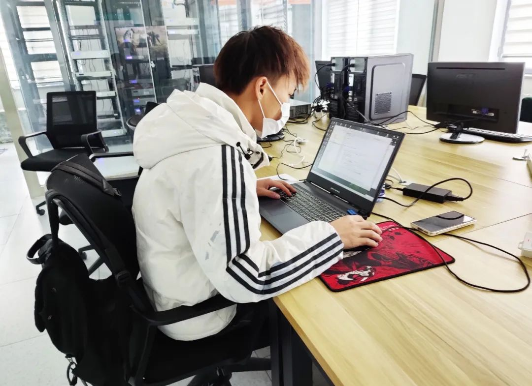 服务客户，创富国际CFD 创富人是认真的!